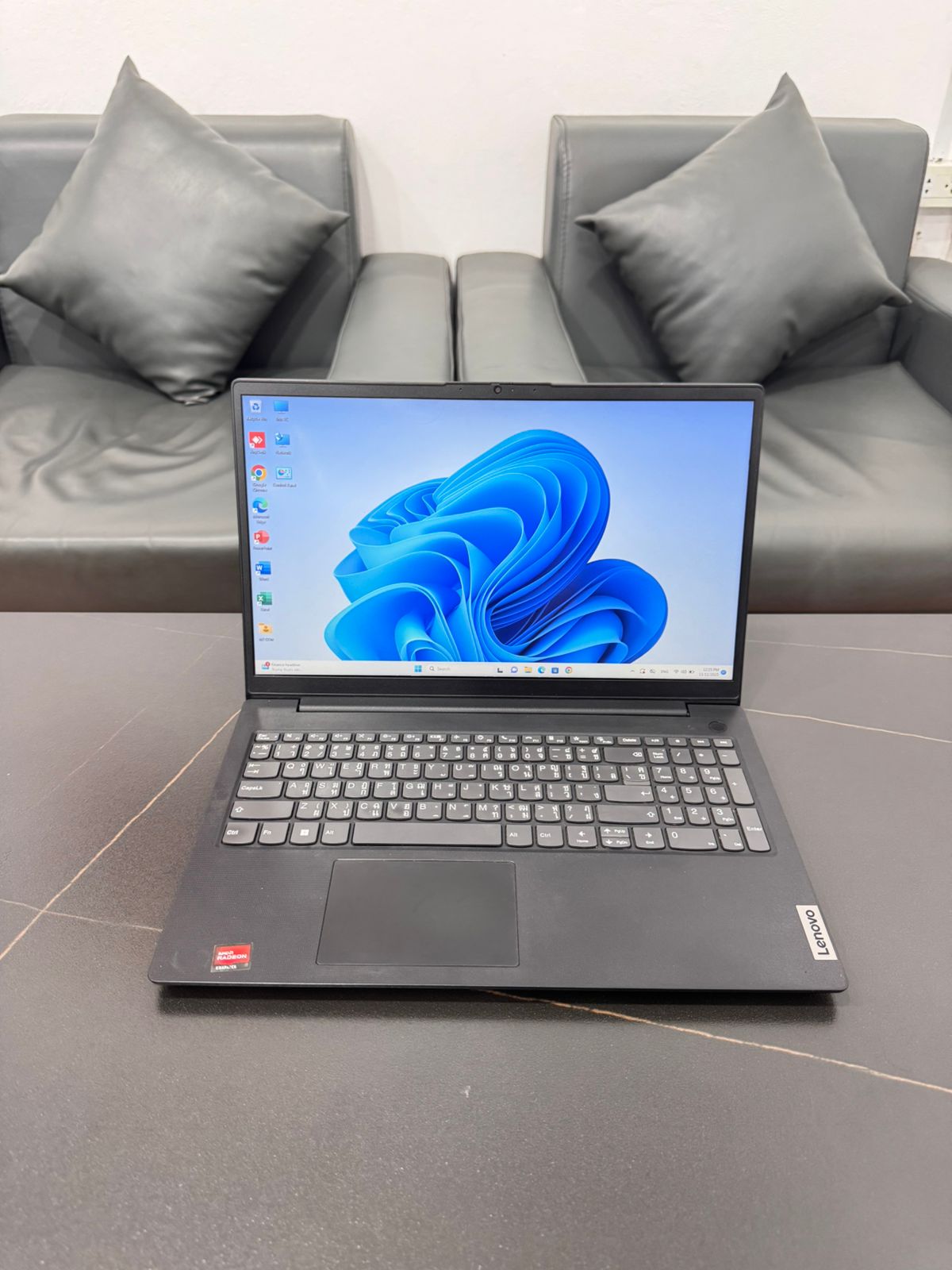 Lenovo ideapad V15 - ຮູບພາບ 4